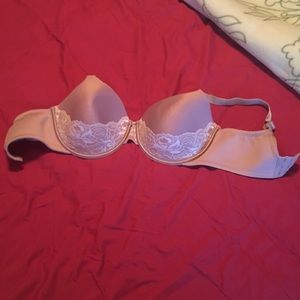 36DD Vanity Fair underwire bra.